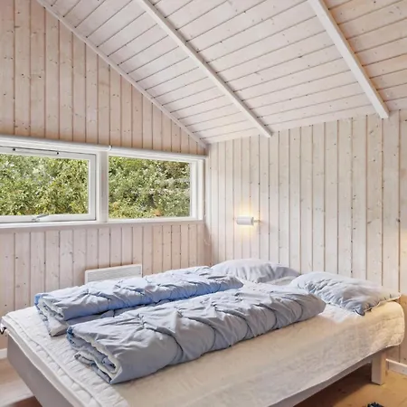 Three-bedroom In Sjallands Odde *